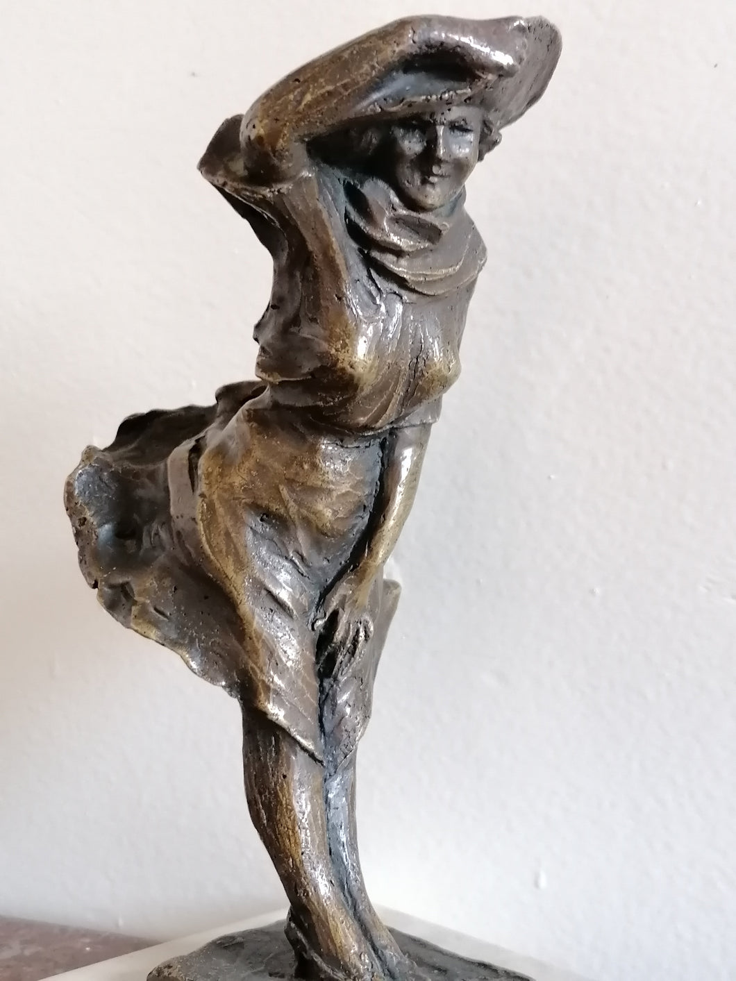 Bronze danseuse signé.