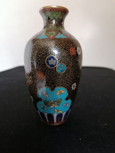 Ravissant vase chinois cloisonné, beaucoup de détail.