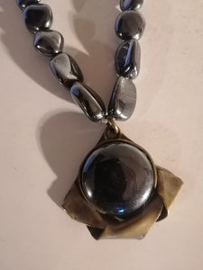 Collier création en pierre d'hématite 